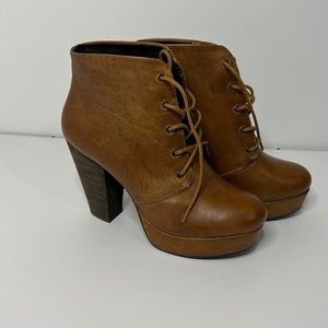 Steve Madden raspy leather booties size 8. Color cognac